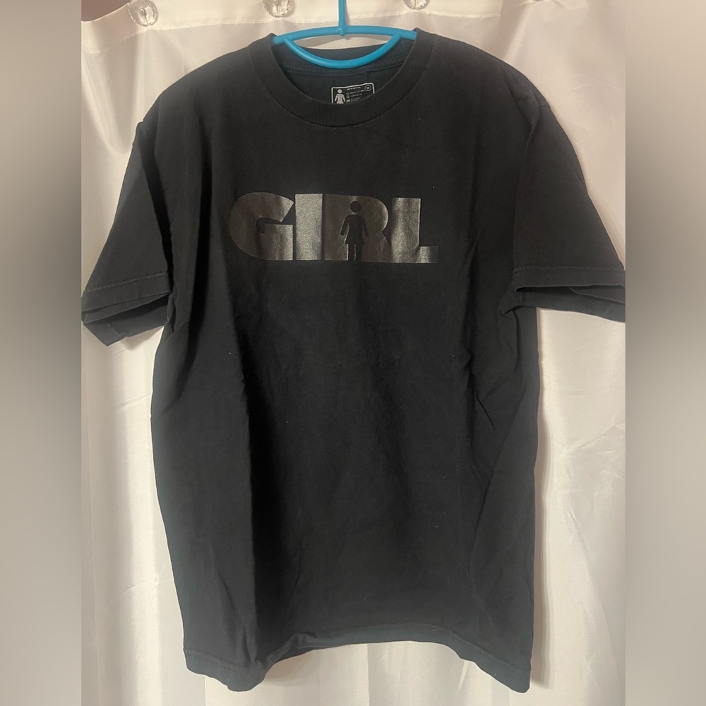 Y2K GIRL skateboarders men’s black t-shirt RARE with GIRL spelt out. EUC. Size M
